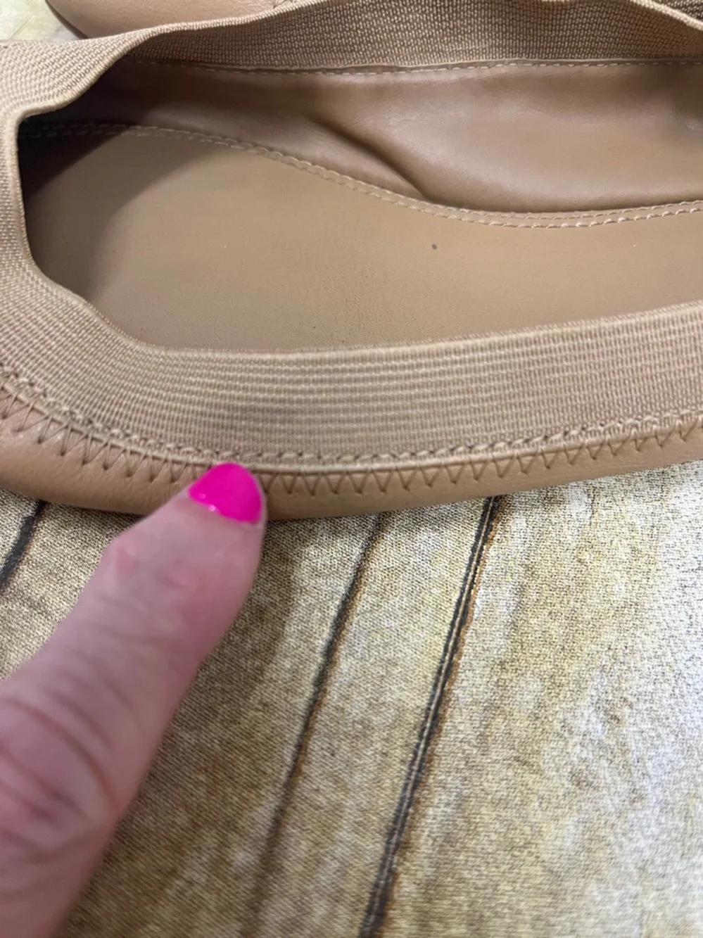 Tory Burch Women's Nude Leather Ballet Flats with Gold Emblem size 6.5
